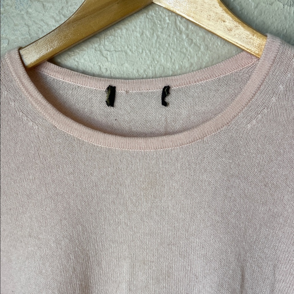 Light pink cashmere sweater - Picture 4 of 9